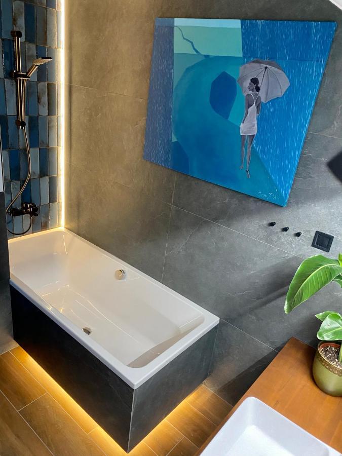 Cozy, Bright & Sunny Apartment With Terrace! วรอตซวาฟ ภายนอก รูปภาพ