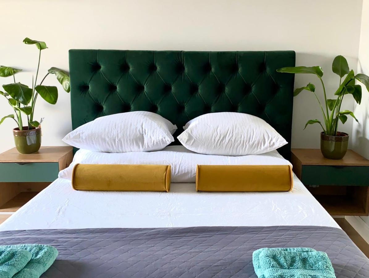 Cozy, Bright & Sunny Apartment With Terrace! วรอตซวาฟ ภายนอก รูปภาพ